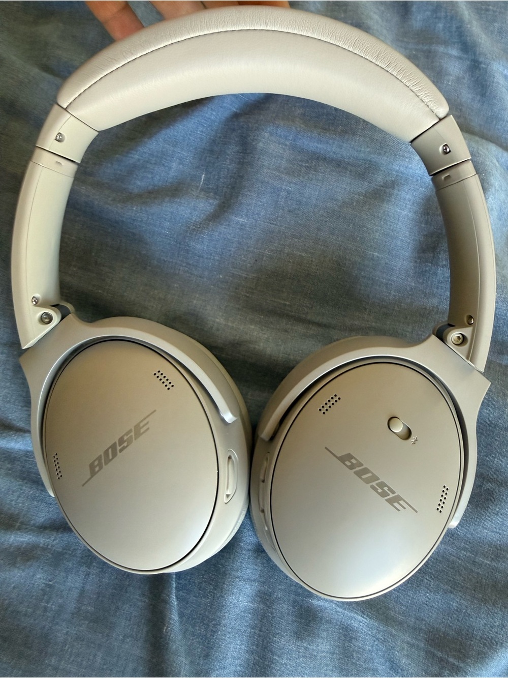 Bose quiet comfort Wireless Headphones — beige in color